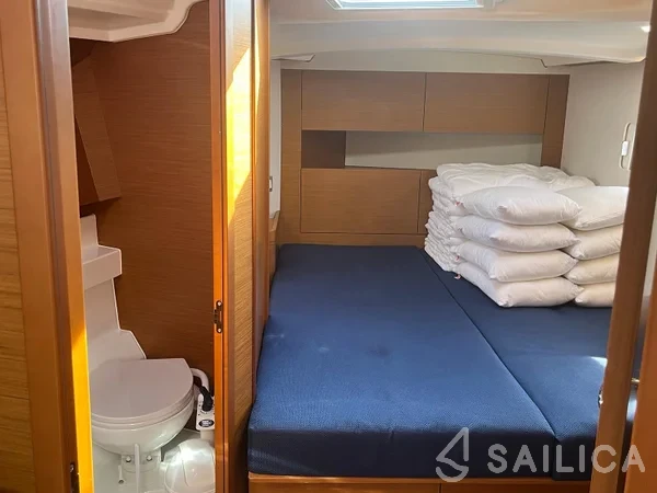 Sun Odyssey 410 - Yacht Charter Sailica