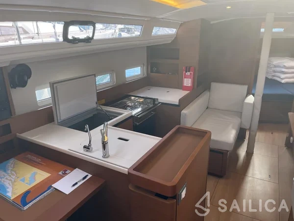 Sun Odyssey 410 - Yacht Charter Sailica
