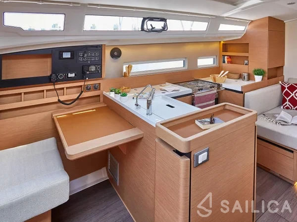 Sun Odyssey 410 - Yacht Charter Sailica