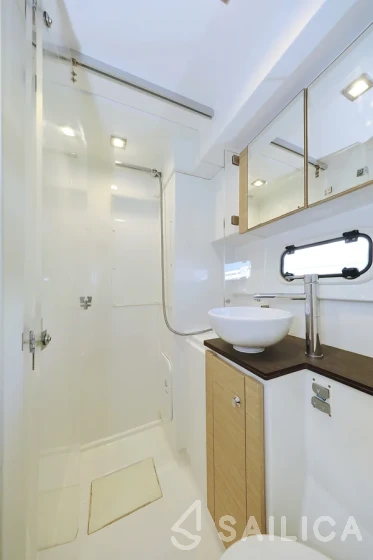 Bali 4.5 - Yacht Charter Sailica