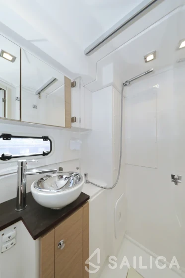 Bali 4.5 - Yacht Charter Sailica
