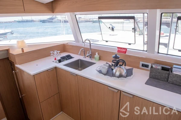 Bali Catsmart - Yacht Charter Sailica