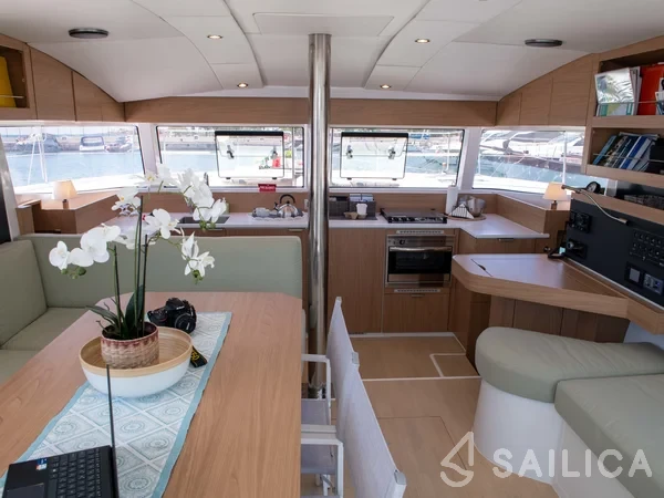 Bali Catsmart - Yacht Charter Sailica