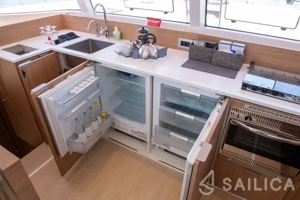 Bali Catsmart - Yacht Charter Sailica