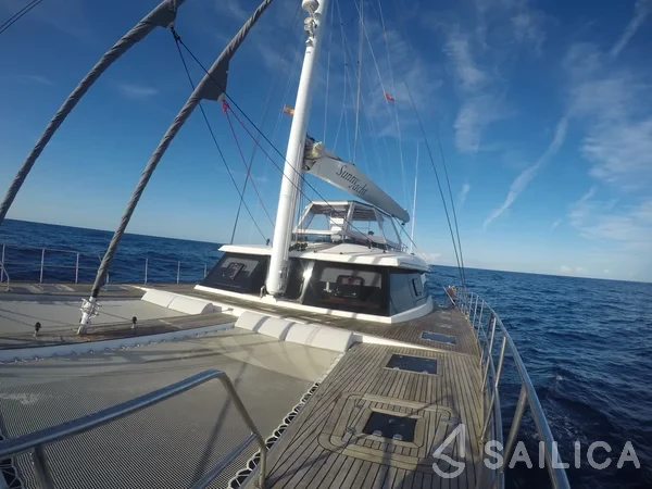 Sunreef 62 - Yacht Charter Sailica