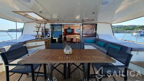 Sunreef 62 - Yacht Charter Sailica
