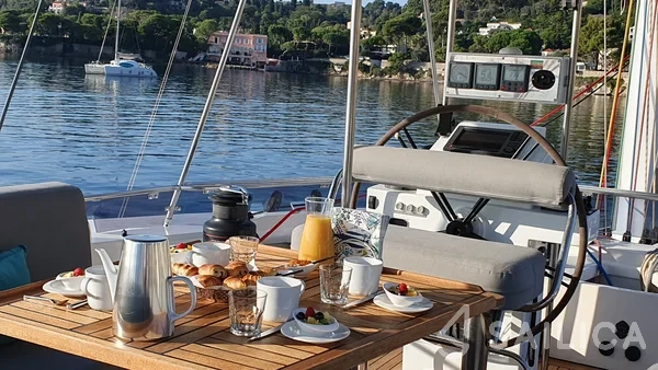 Sunreef 62 - Yacht Charter Sailica