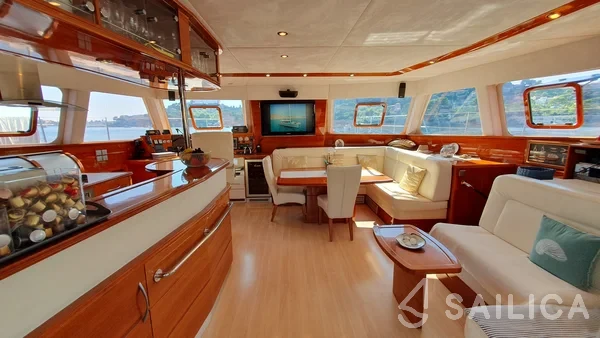 Sunreef 62 - Yacht Charter Sailica