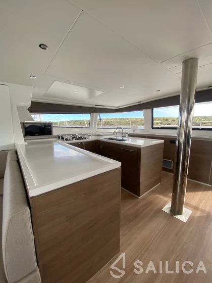 Bali 5.4. - Yacht Charter Sailica