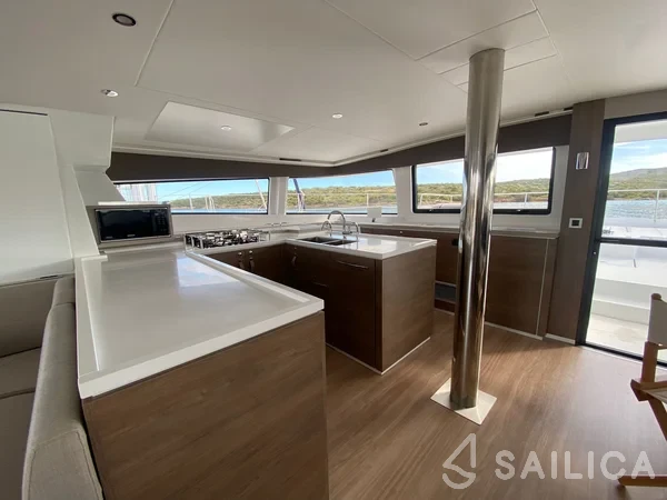 Bali 5.4. - Yacht Charter Sailica