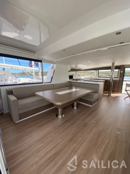 Bali 5.4. - Yacht Charter Sailica