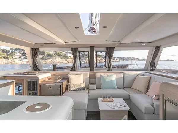 Isla 40 - Yacht Charter Sailica