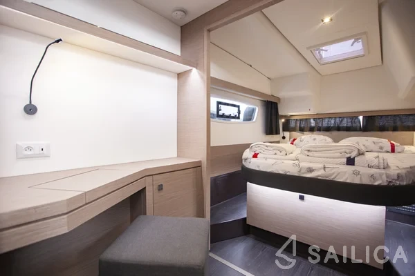 Isla 40 - Yacht Charter Sailica