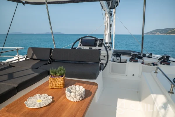 Lagoon 51 - Yacht Charter Sailica