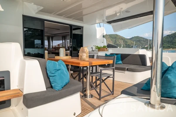 Lagoon 51 - Yacht Charter Sailica