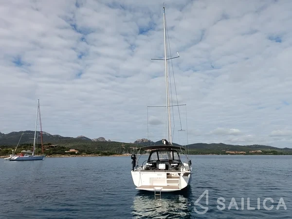 Dufour 390 Grand Large - Yacht Charter Sailica