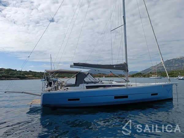 Dufour 390 Grand Large - Yacht Charter Sailica