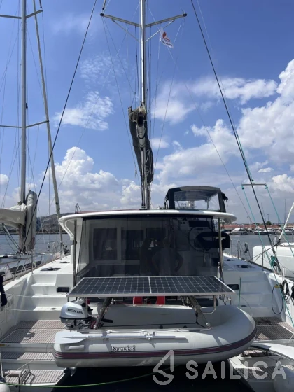 Lagoon 40 - Yacht Charter Sailica