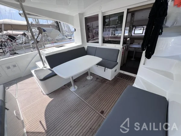 Lagoon 40 - Yacht Charter Sailica