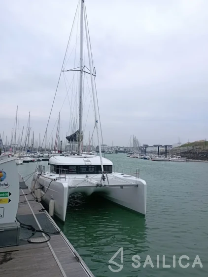 Lagoon 40 - Yacht Charter Sailica