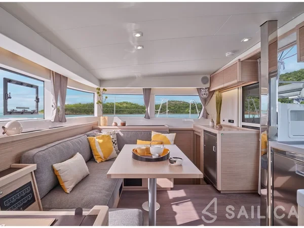 Lagoon 40 - Yacht Charter Sailica