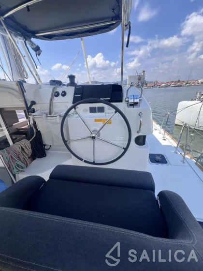 Lagoon 40 - Yacht Charter Sailica