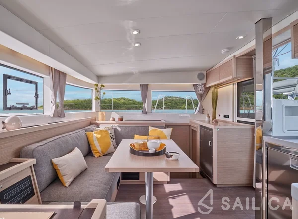 Lagoon 40 - Yacht Charter Sailica