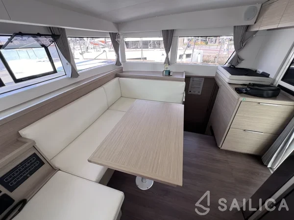 Lagoon 40 - Yacht Charter Sailica