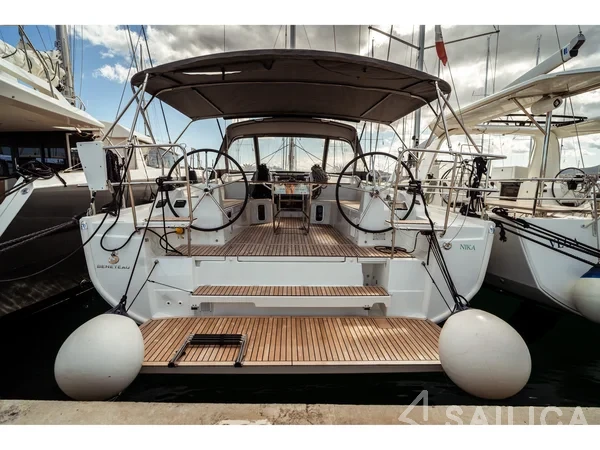 Oceanis 40.1 - Yacht Charter Sailica