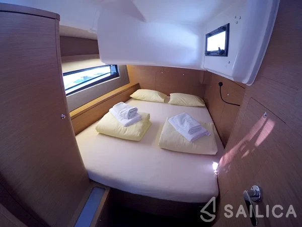 Dufour 410 GL - Yacht Charter Sailica