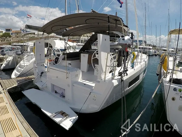 Dufour 410 GL - Yacht Charter Sailica