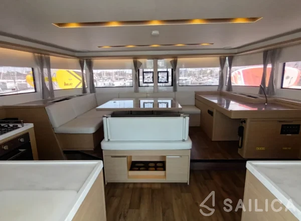 Lagoon 51 - Yacht Charter Sailica