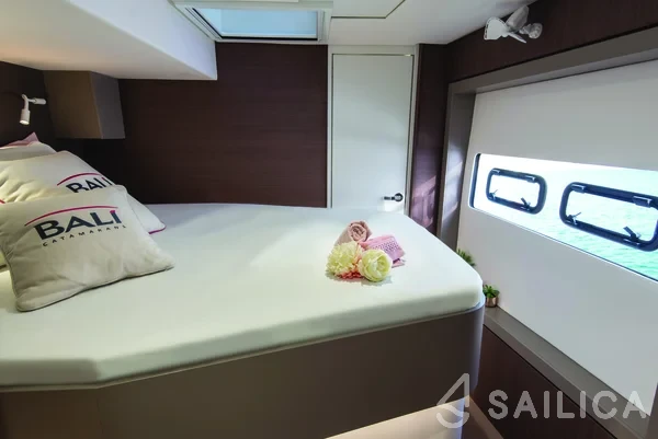 Bali 4.8  - Yacht Charter Sailica