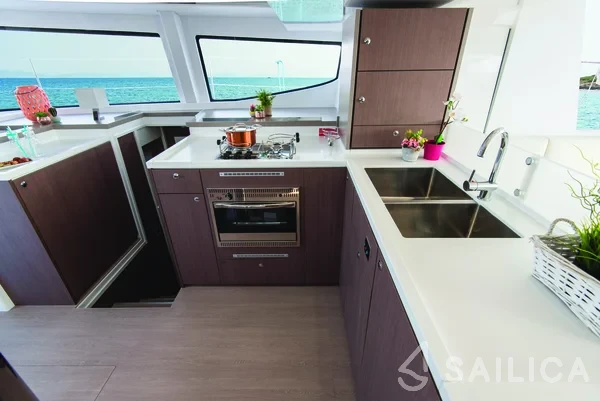 Bali 4.8  - Yacht Charter Sailica