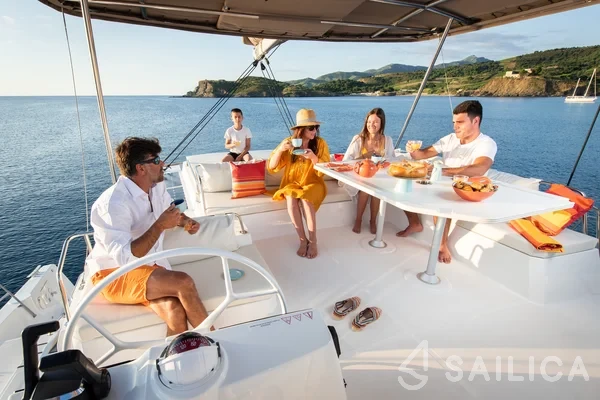 Bali 4.8  - Yacht Charter Sailica