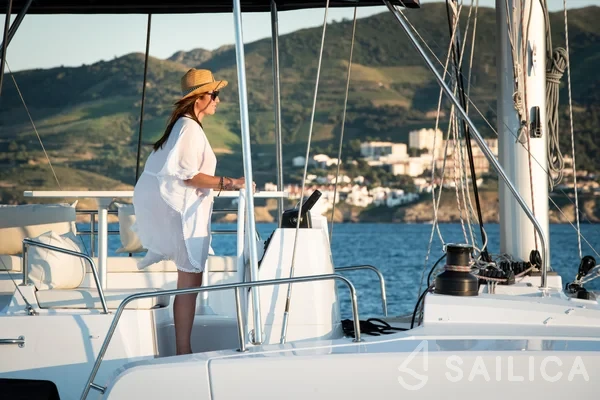 Bali 4.8  - Yacht Charter Sailica