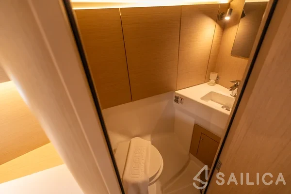 Oceanis 40.1 - Yacht Charter Sailica