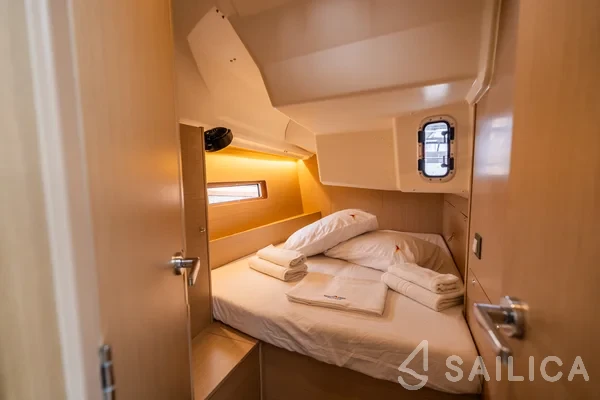 Oceanis 40.1 - Yacht Charter Sailica