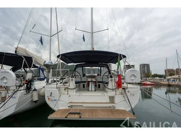 Oceanis 40.1 - Yacht Charter Sailica