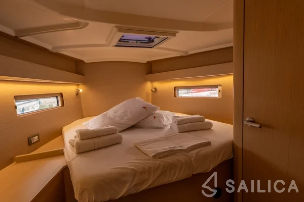 Oceanis 40.1 - Yacht Charter Sailica