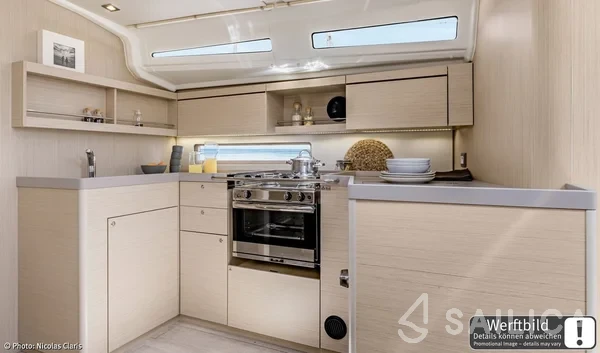 Oceanis 40.1 - Yacht Charter Sailica