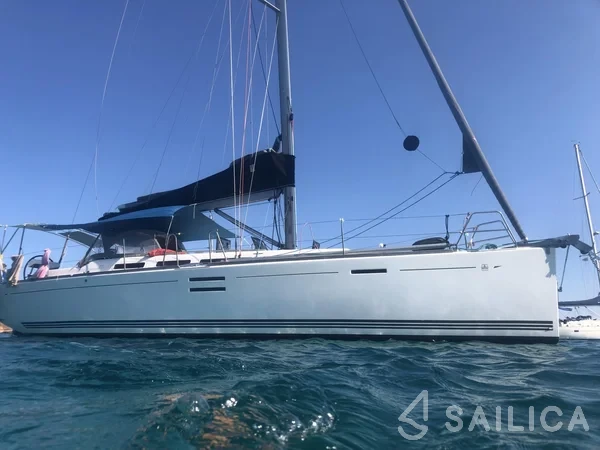 Dufour 40 - Yacht Charter Sailica