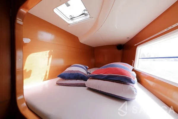 Lagoon 380 S2 - Yacht Charter Sailica