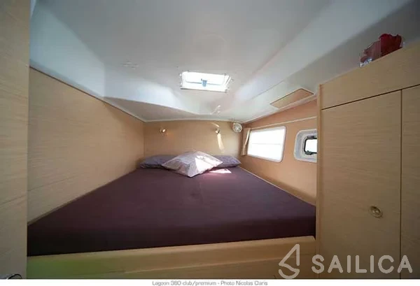 Lagoon 380 S2 - Yacht Charter Sailica
