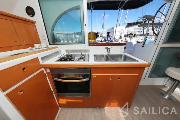 Lagoon 380 S2 - Yacht Charter Sailica