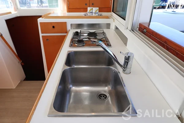 Lagoon 380 S2 - Yacht Charter Sailica