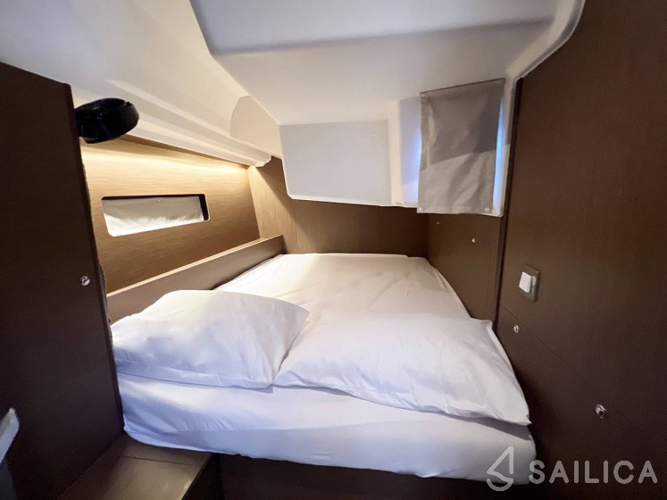 Oceanis 40.1 - Yacht Charter Sailica