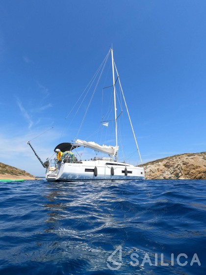 Oceanis 40.1 - Yacht Charter Sailica