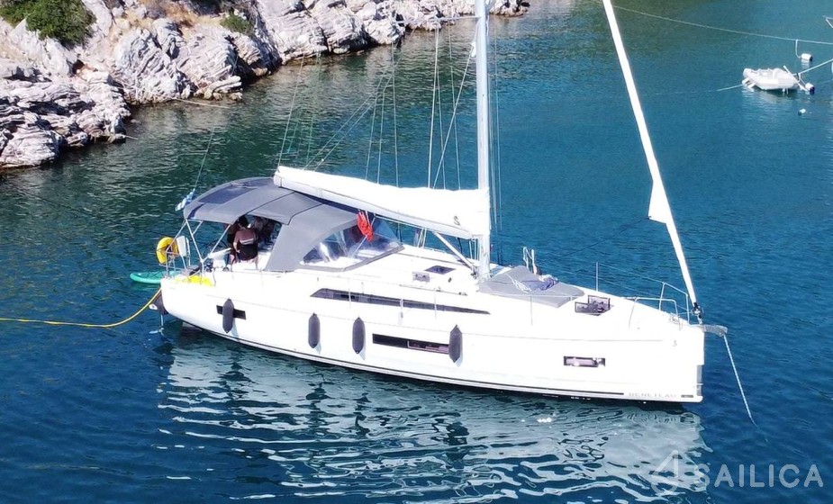 Oceanis 40.1 - Yacht Charter Sailica