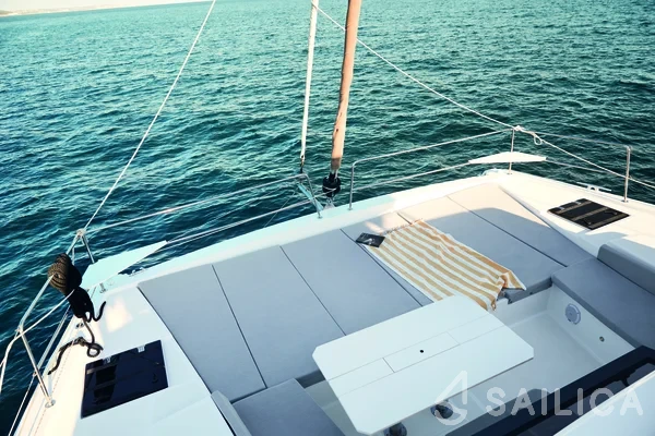 Bali 4.6 - Yacht Charter Sailica